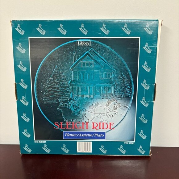 Vintage Libbey Christmas Platter Sleigh Ride Clear with Embossed Design - Picture 2 of 6